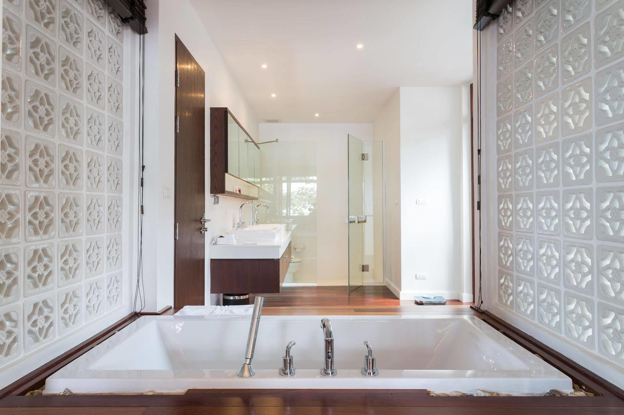 Amatapura Beachfront Villa 15, Sha Certified Ao Nam Mao Exterior photo